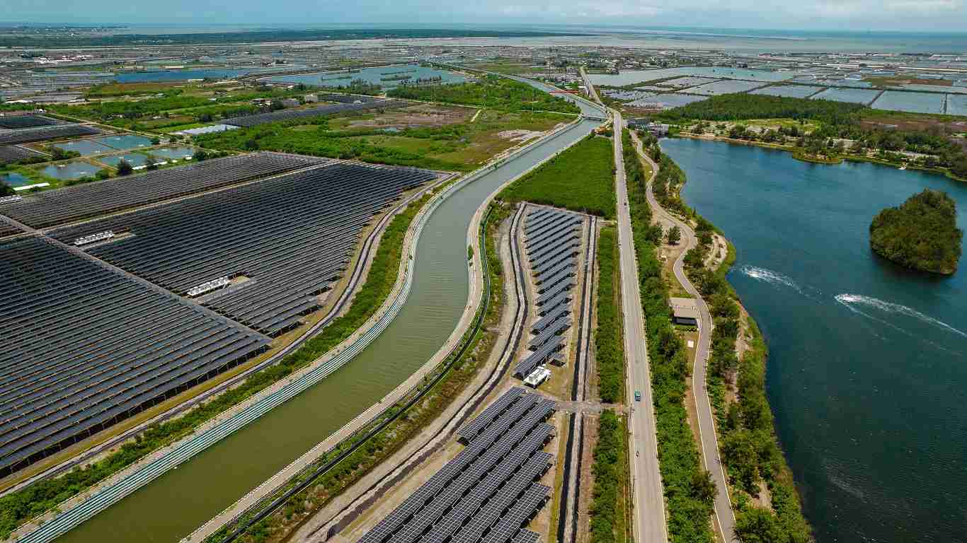 杏悦2能源事业提供智慧能源管理、、、太阳能监控管理、、、全方位电厂建置及运维解决方案，，并拥有管理超过6000案场的经验